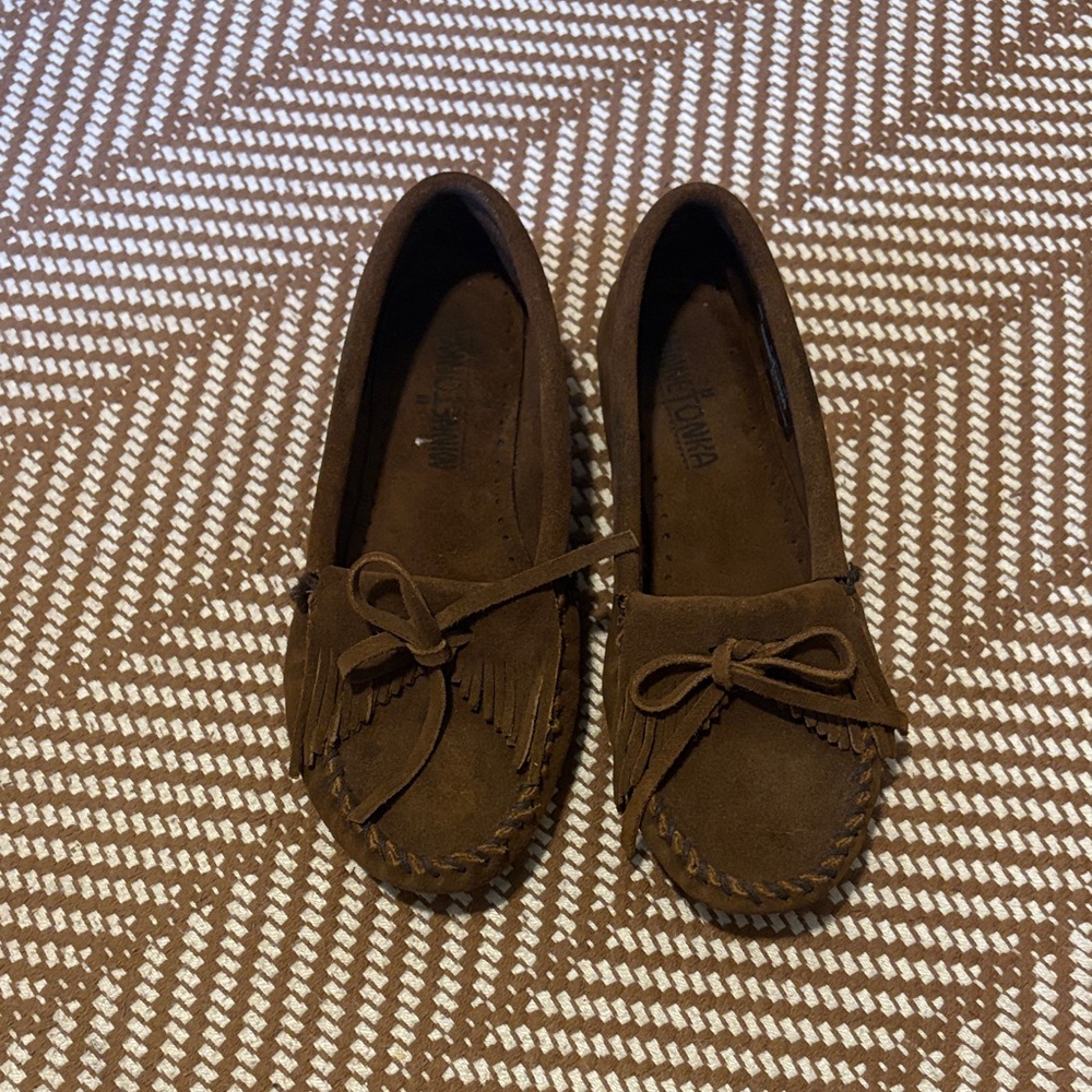 Minnetonka Tan Suede Moccasins